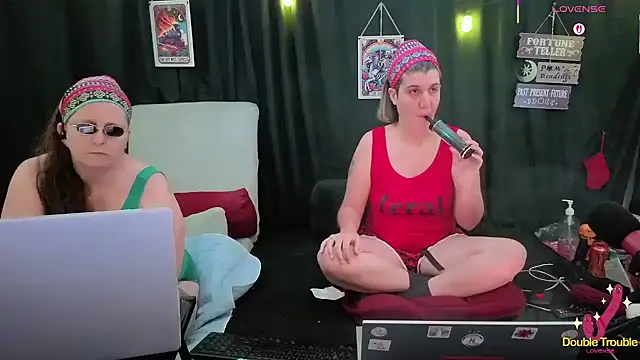 Bella_and_Marie live sex cam