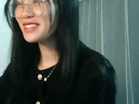 Nunaa18 live sex cam