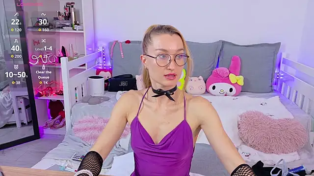 MysticRoxanne live sex cam