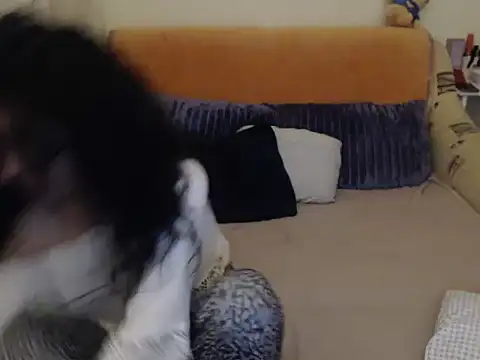 Emmatoo live sex cam