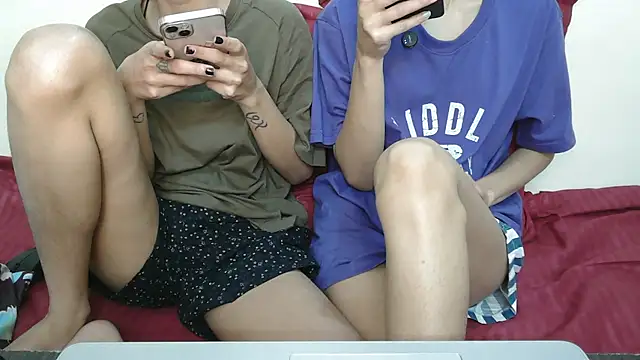 NaughtyThrouple007 live sex cam