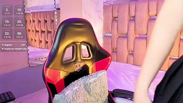 ZharaLux live sex cam