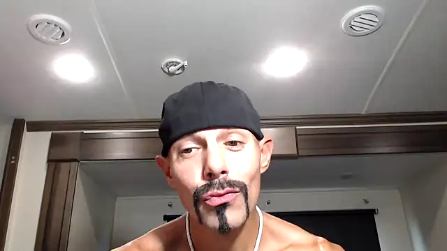 ThickD2C live sex cam