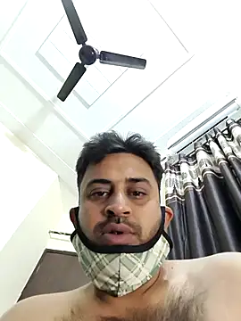 ITZ_GURU live sex cam