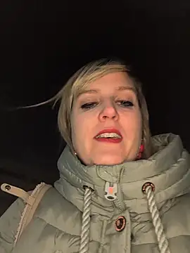 Sexybiene969 live sex cam