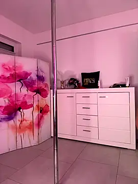 SpicyKylieFoxx live sex cam