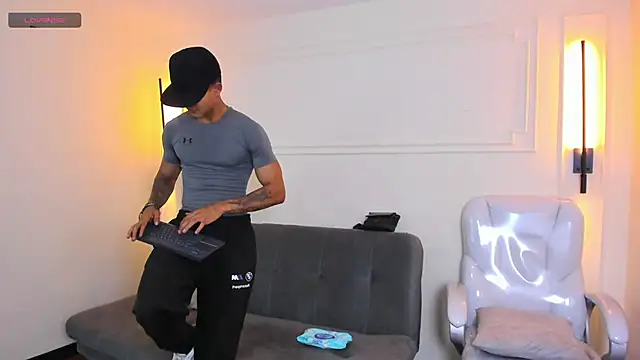 Paradise_boy_s live sex cam