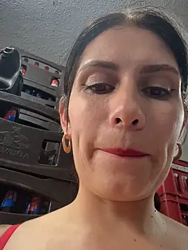 Alysson-- live sex cam