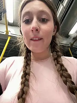 FroggyAnna live sex cam