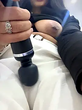 _Bella-Office1 live sex cam