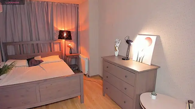 OdellaFrake live sex cam