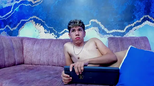 Boys_Pranks live sex cam