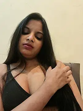Maahhii_2 live sex cam