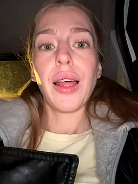 kira_mia live sex cam