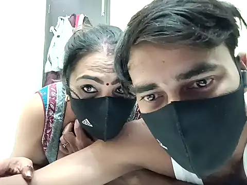 horny_milf_couple live sex cam