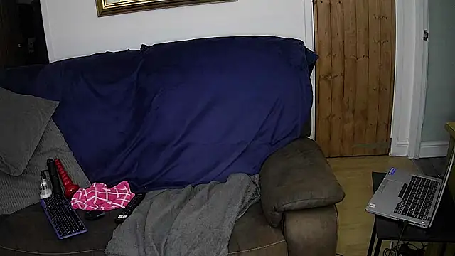 rob2810 live sex cam