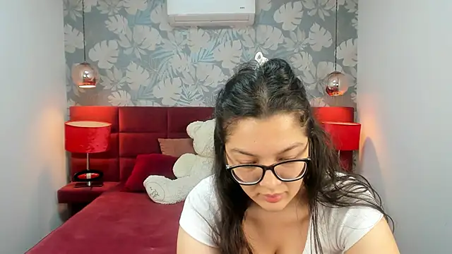 ZarifaBev live sex cam