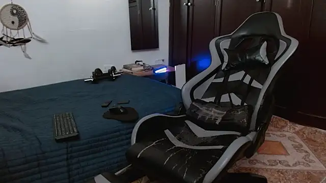 aaron_blug live sex cam