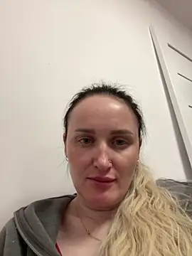 TomilaSi live sex cam