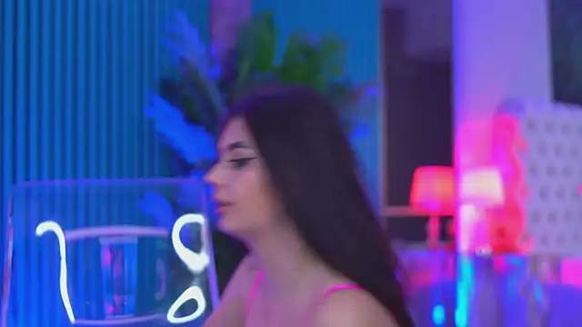 KendraMoon live sex cam