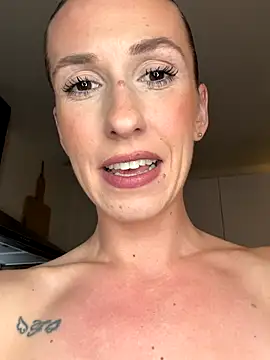 lola_tentatiion live sex cam