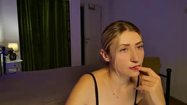 ZoeGrant live sex cam