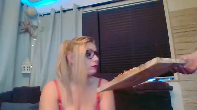 DevilsAngel13 live sex cam