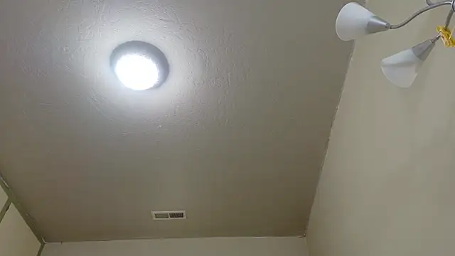 Emihaze live sex cam