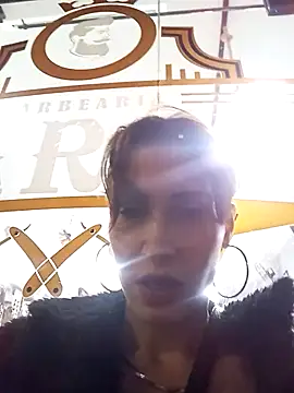 Irresistible24 live sex cam