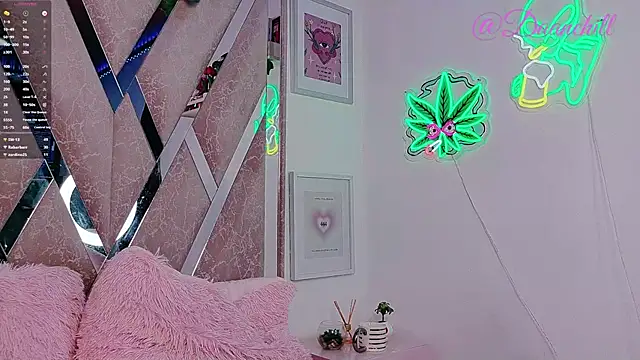 ScarlettRusso1 live sex cam