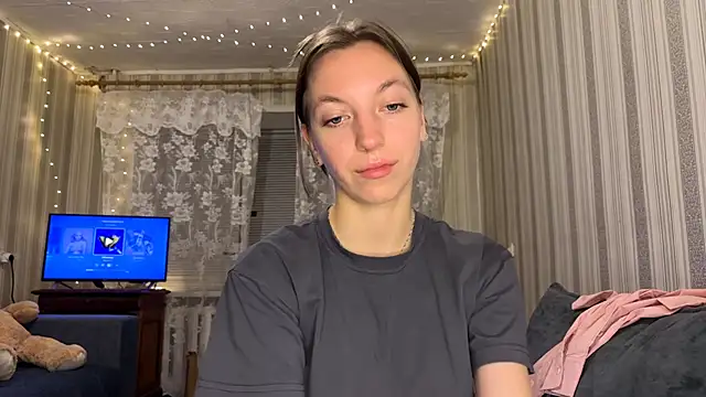 CarliBatas live sex cam