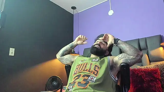 Lyon_vach live sex cam