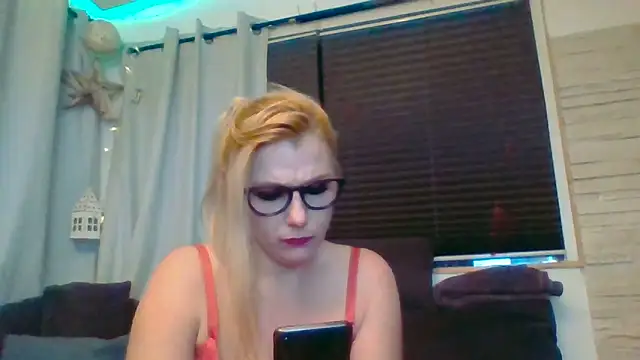 DevilsAngel13 live sex cam