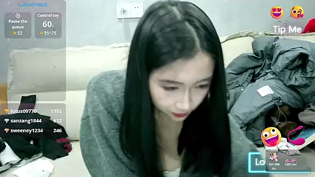 xiaoLI-2025 live sex cam