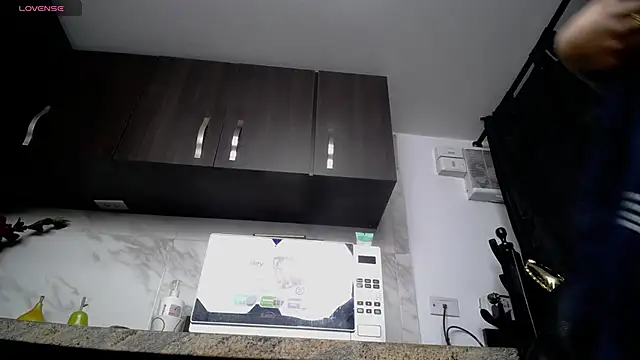 iniyalaboni live sex cam