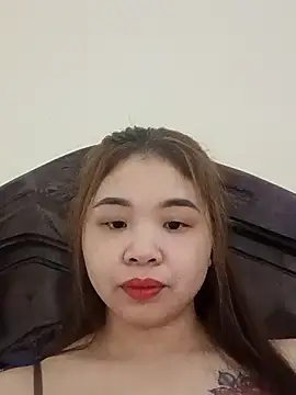 Queen-hot111 live sex cam