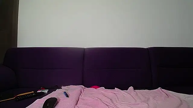 Julianna68 live sex cam