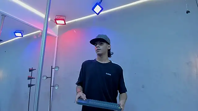 Kendra_and_liam live sex cam