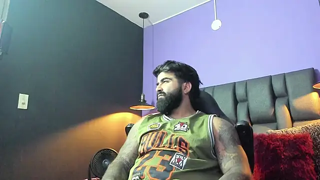 Lyon_vach live sex cam