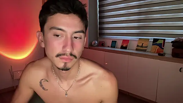 sweettaaron01 live sex cam