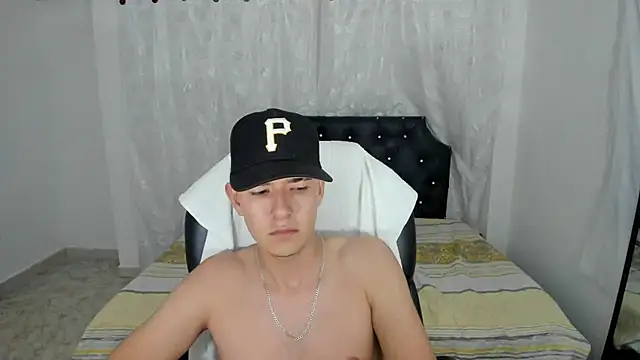 Aleck_Boy live sex cam