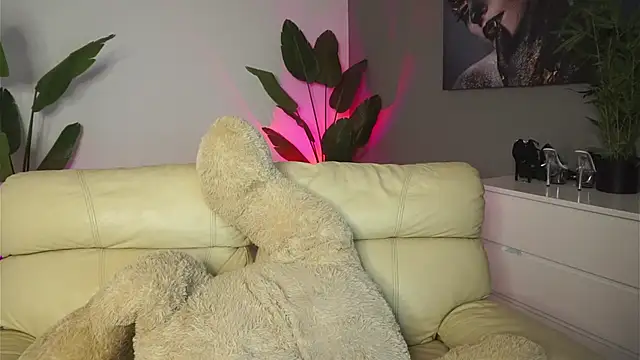 SweetBlondy35 live sex cam