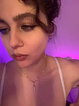 Your_insomniya live sex cam