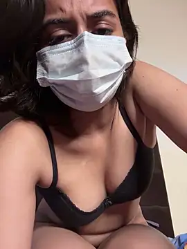 DominantDesiree live sex cam