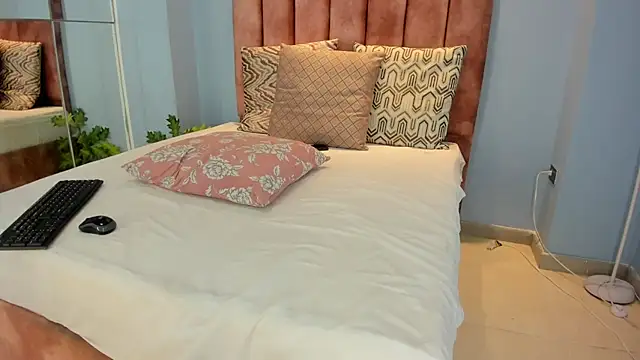 lou_rosse_ live sex cam