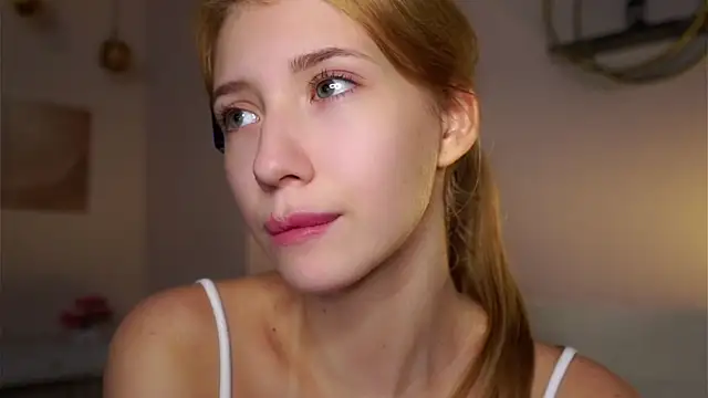 SunnivaCovil live sex cam