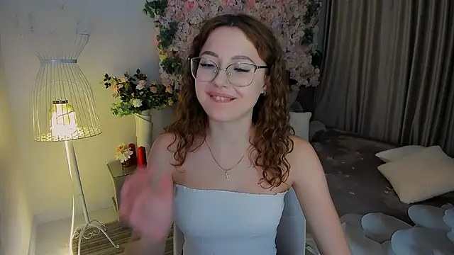 SereneFlame live sex cam