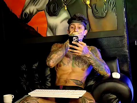 Molotov_Explosive live sex cam