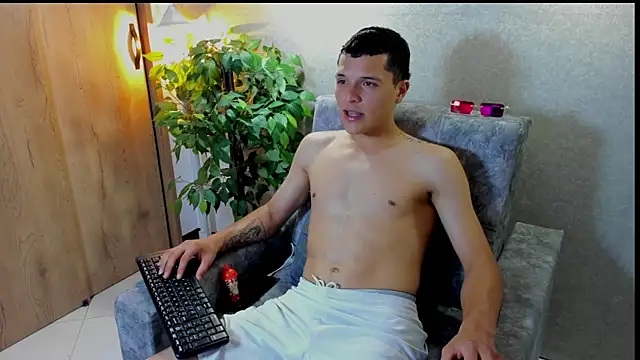 damian_vega13 live sex cam