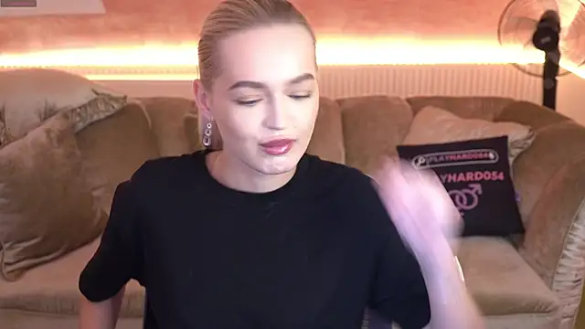 Ulianna_Meow live sex cam